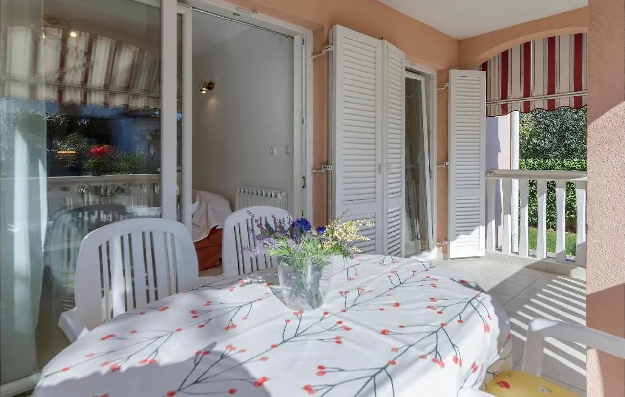 Awesome Home In Vodnjan With Kitchen