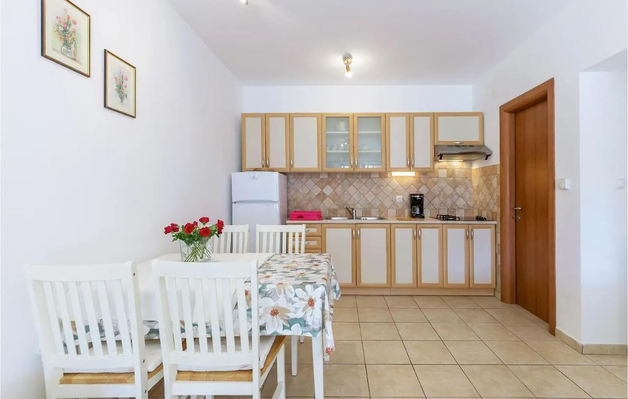 Awesome Home In Vodnjan With Kitchen 0*,