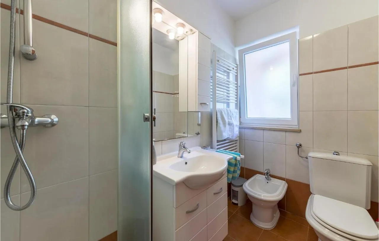 Awesome Home In Vodnjan With Kitchen 0*,
