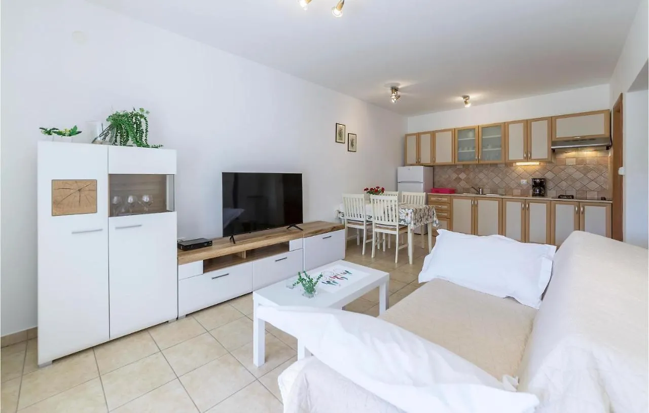 Awesome Home In Vodnjan With Kitchen קרואטיה